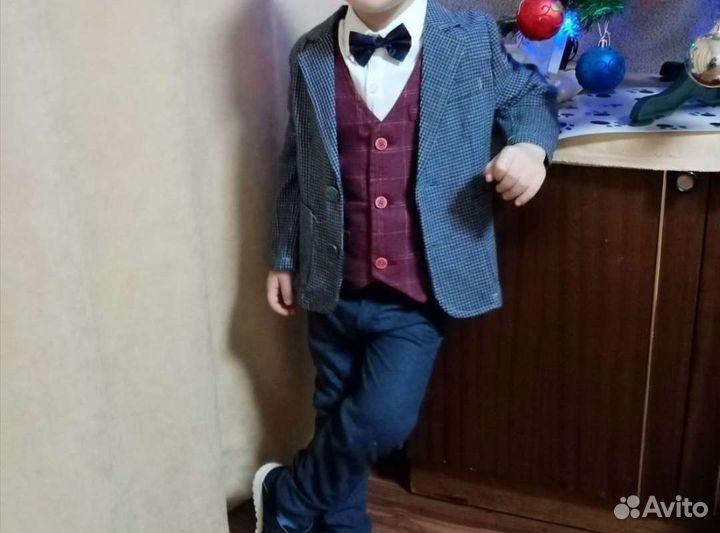 Костюм праздничный на мальчика 104