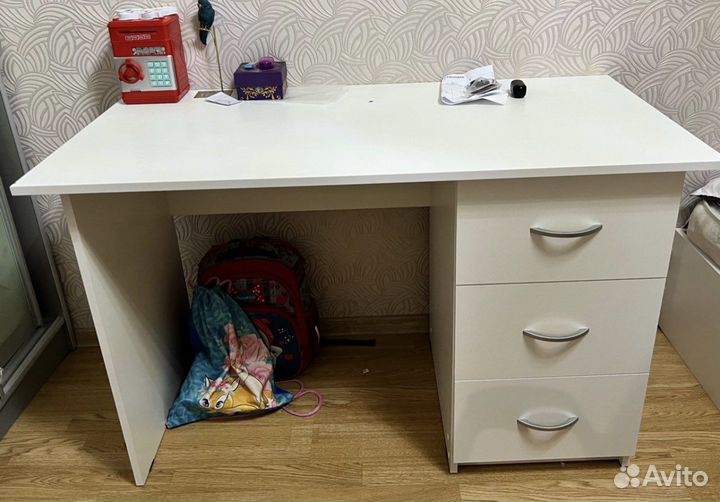 Письменный стол белый Сити