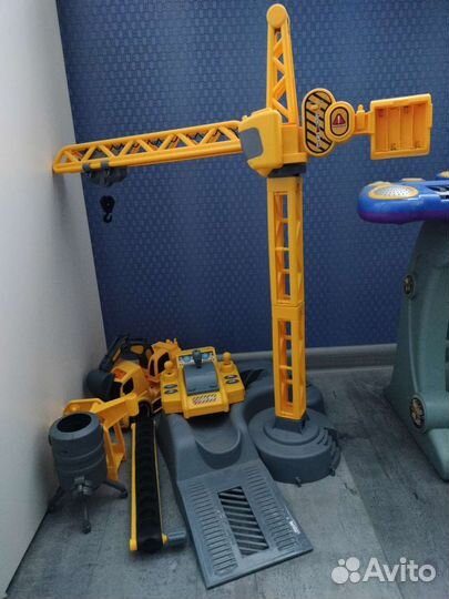 Кран подъёмный с машинками в комплекте на батаре