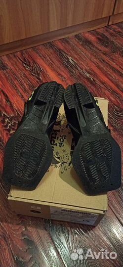 Лыжные ботинки 30р