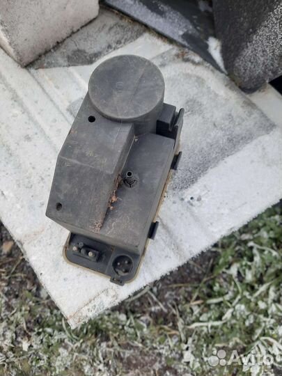 Компрессор центрального замка Mercedes-Benz W124