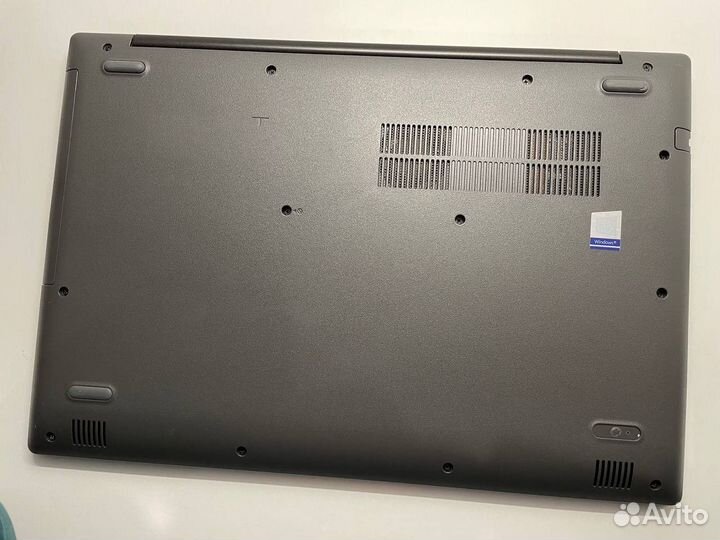 Lenovo 330-15IKB i3-8130U/geforcemx150/8Gb/SSD/HDD