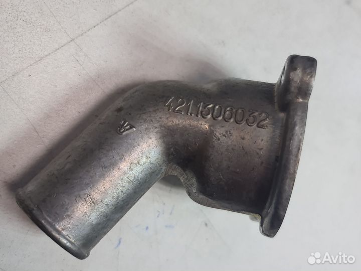 Крышка корпуса термостата УАЗ дв.4218 умз 100Л