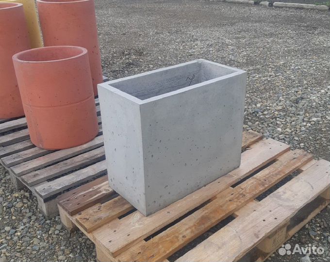 Бетонные вазы на заказ и в наличии