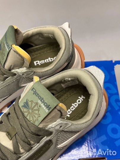 Кроссовки Reebok женские