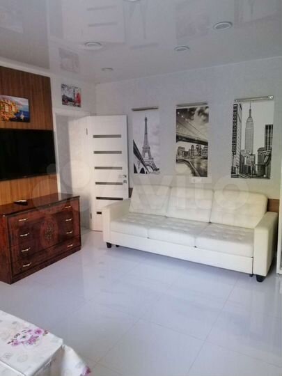 2-к. квартира, 43 м², 1/4 эт.