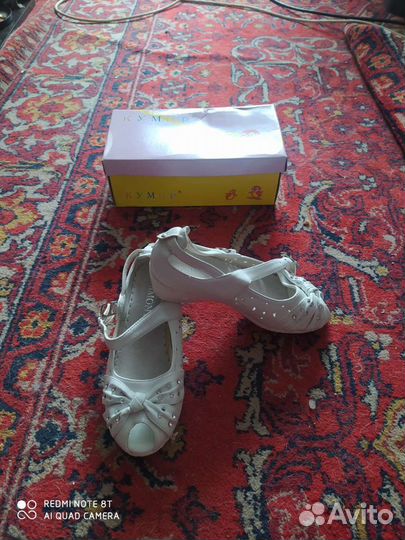 Туфли на девочку новые