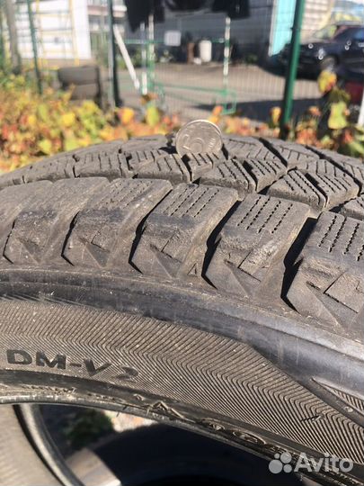 Bridgestone Blizzak DM-V2 225/55 R18 98T