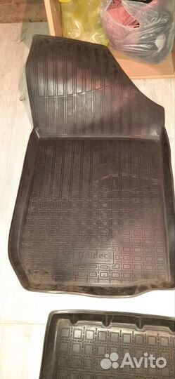 Автомобильные коврики резиновые