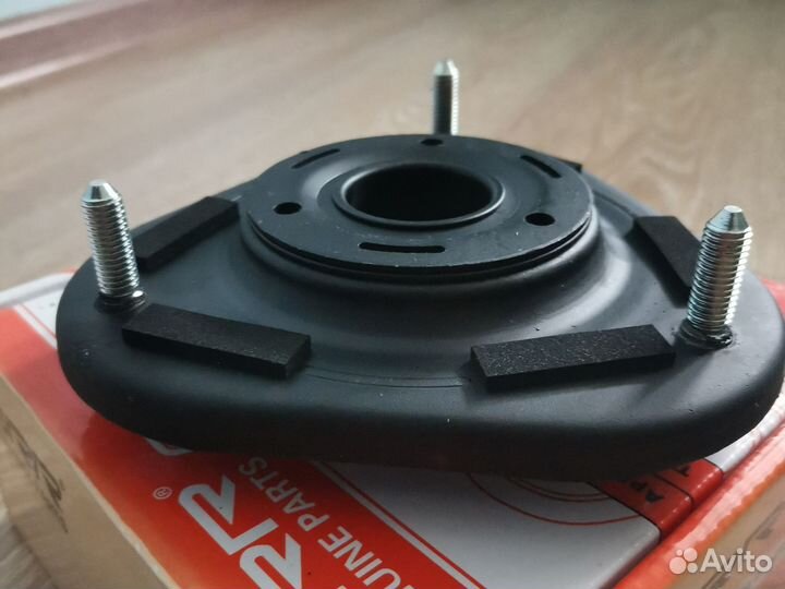 Продам опору амортизатора для тойота авенсис