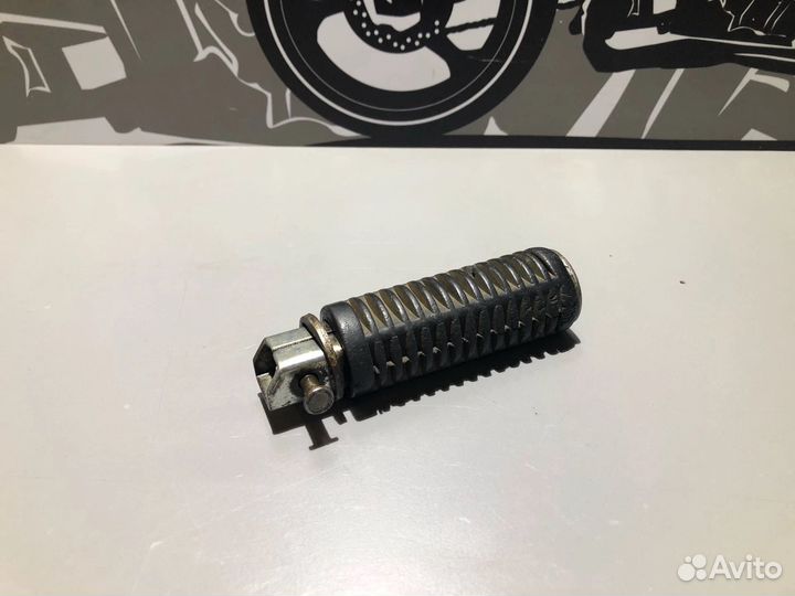 Задняя подножка пассажира Yamaha FZ 400 N 1984г