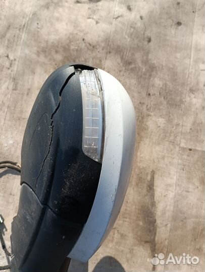 Зеркало правое VW Tiguan 2011-2016 дефект