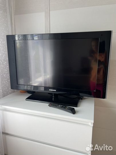 Телевизор Samsung 32 дюйма