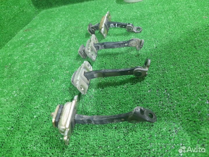 Ограничитель двери Хендай Акцент