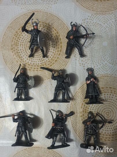 Игрушки,солдатики,зулусы,викинги,индейцы,рыцари
