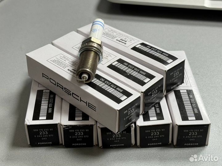 Свеча зажигания Porshe 999 170 233 90