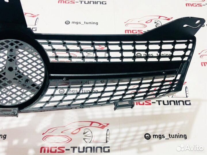 Решетка радиатора CLS W219 Diamond Black 05-07