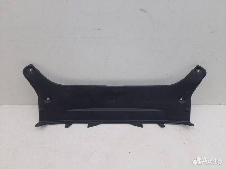 Накладка замка багажника Toyota Camry 55 2014-2018