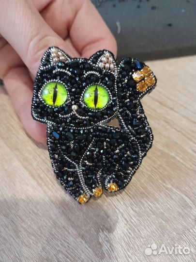 Брошь из бисера, кошечка