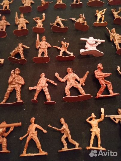 Солдатики модель. 74 шт. Коричневая армия