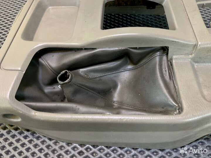 Консоль АКПП Nissan Safari