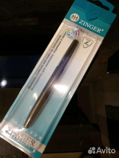 Карандаши, лаки, кисть для губ, пилка, полировка