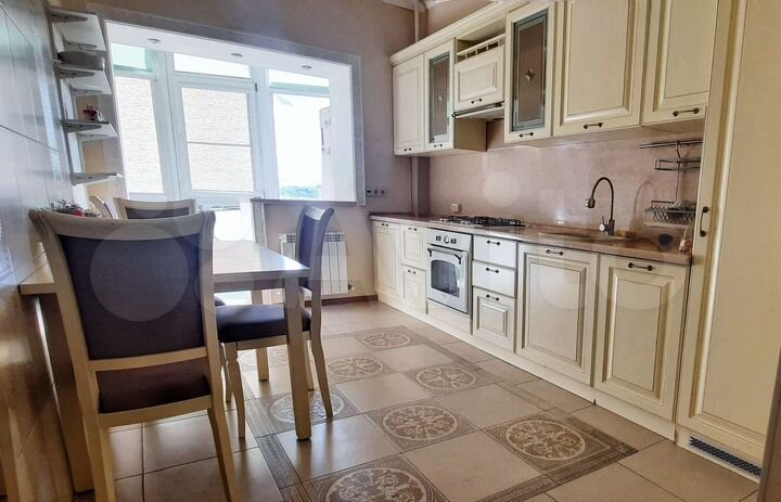 2-к. квартира, 82 м², 6/9 эт.