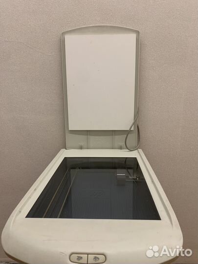 Сканер HP Scanjet 2400