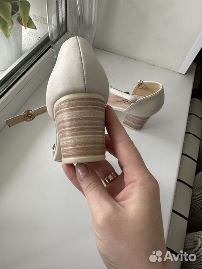 Босоножки женские 39 размер