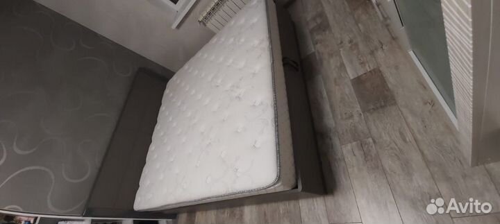 Кровать двухспальная с матрасом 180 200 бу