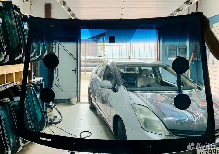 Лобовое стекло на Тойота Приус 20 (2003-09)