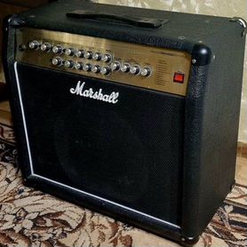 Ламповый гитарный комбоусилитель Marshall avt100