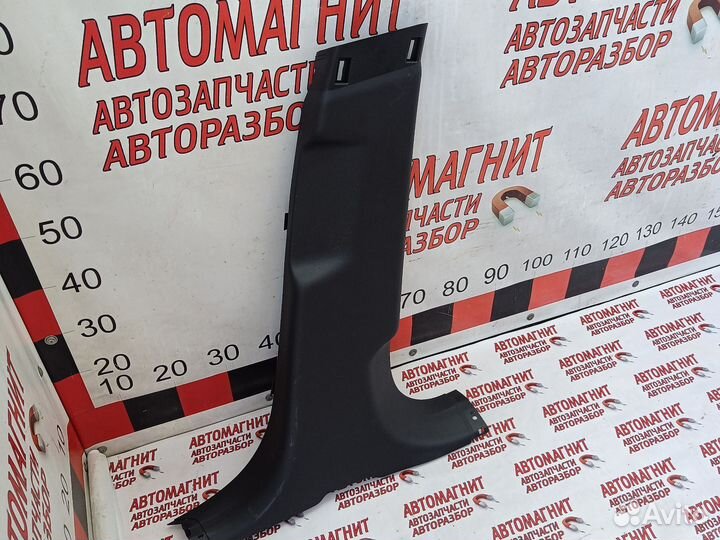 Обшивка центральной стойки правая Jaguar F-pace