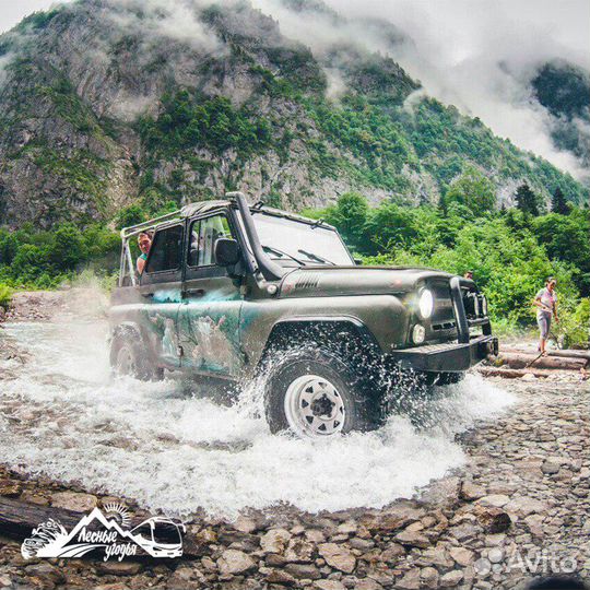 Джиппинг с шашлыком, вином и чачей