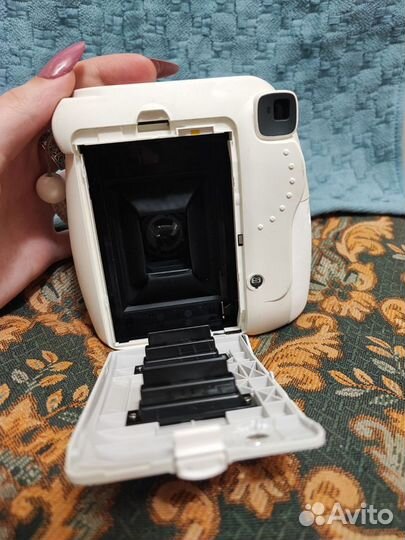 Плёночный фотоаппарат instax mini