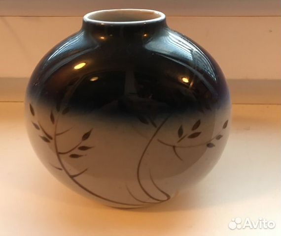 Фарфоровая вазочка 70-х годов