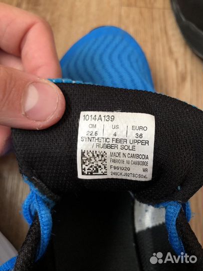 Кроссовки asics