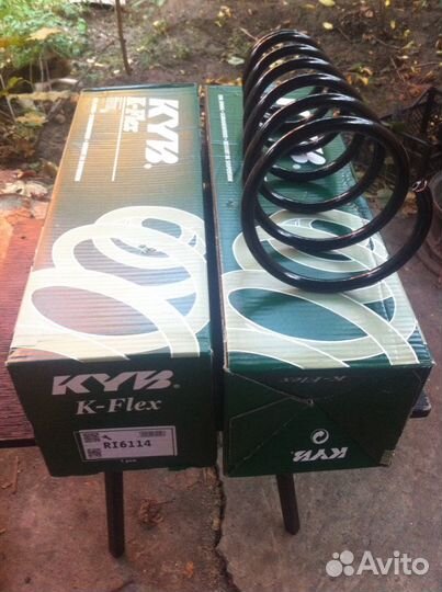 Пружина задняя каяба Hyundai Elantra Деталь центр