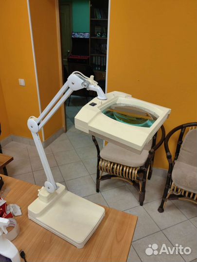 Увеличительное стекло для маникюра