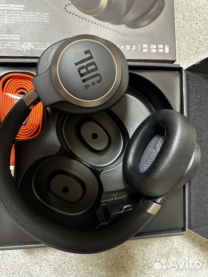 Беспроводные наушники JBL live 650btnc