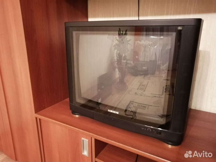 Телевизор samsung