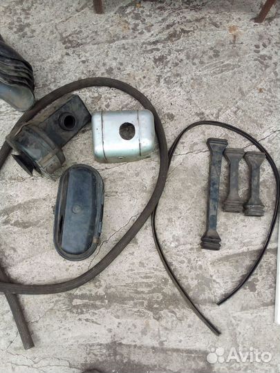 Остатки запчастей для муравей