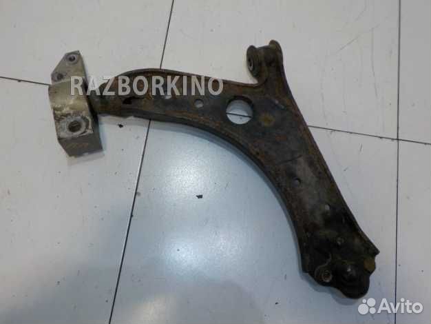 Рычаг передний правый