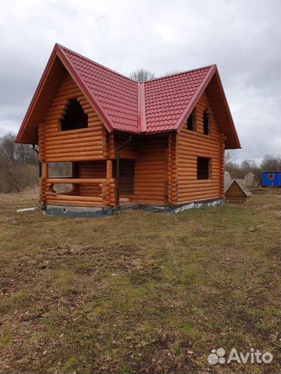 Оцилиндрованное бревно дома бани
