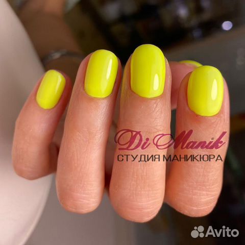 Администратор студии маникюра плюс бровист ;