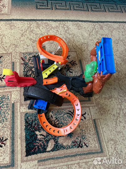 Трек Hot Wheels Атака бешеной гориллы