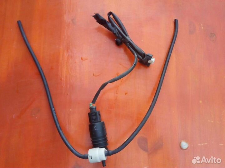 Моторчик на бачок стеклоочистителя mitsubishi colt