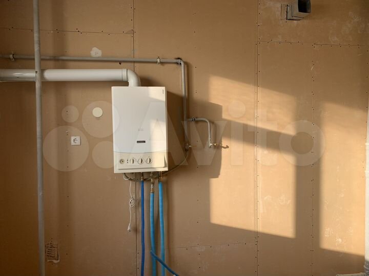 Доля в 4-к. квартире, 140,8 м², 3/11 эт.