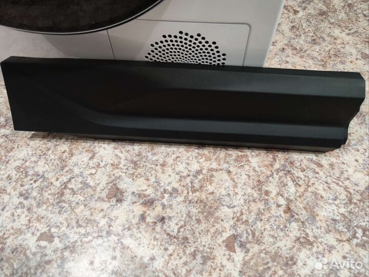 Накладка задней левой двери Geely Coolray