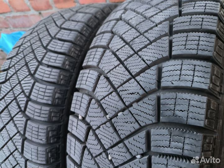 Pirelli Ice Zero FR 195/65 R15